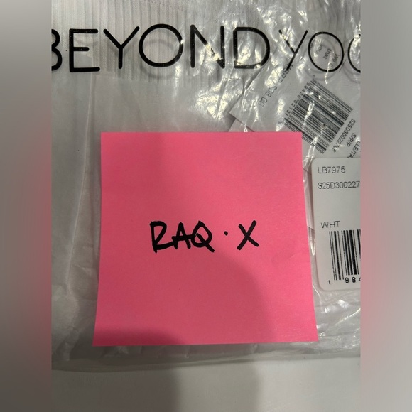 Beyond Yoga Women's Small Silhouette Cropped Tee White NWT RIbbed Fabric - Picture 7 of 8